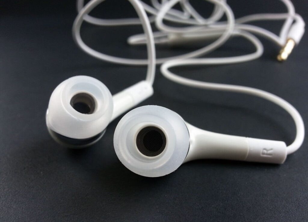 earphones